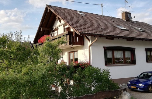 Uehlingen-Birkendorf Apartment | Cozy Ferien Apartment zum Schlüchttal with Ocean Views