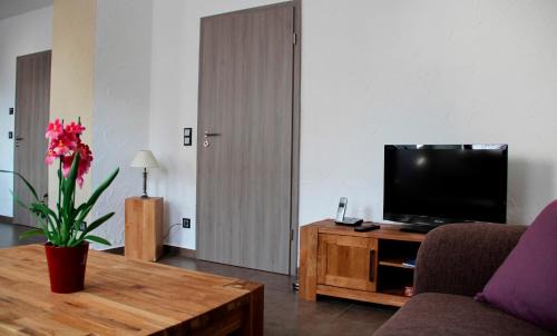 Steinbach-Hallenberg Apartment | Family-Friendly Ferienwohnung Usbeck with 9.3 Guest Rating