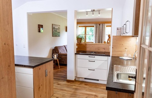 Ramsau bei Berchtesgaden Apartment | Beautiful Ferienwohnung Nr. 4 with Balcony and Amenities