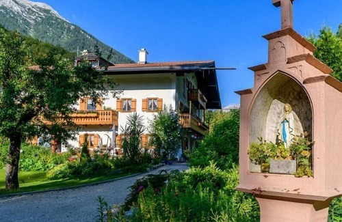 Ramsau Apartment | Comfortable Ferienwohnung Steinberg with Spa and Balcony