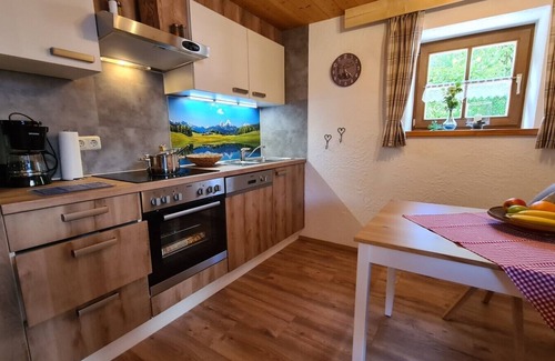 Ramsau Apartment | Cozy Ferienwohnung Nr. 3: Perfect for Couples with Terrace
