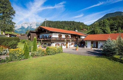 Ramsau Apartment | Cozy Ferienwohnung Nr. 3: Perfect for Couples with Terrace