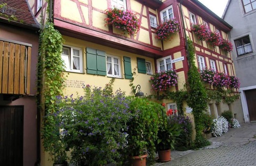 Rothenburg Old Town Apartment | Cozy Dach Apartment for Two with Scenic Wehrgang Views