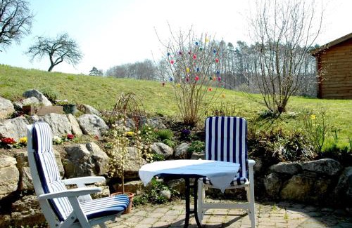 Unteruhldingen Apartment | Family-Friendly Ferien Domizil Schneider with Kitchen Access