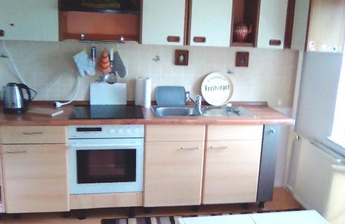 Priestewitz Apartment | Family-Friendly Ferien-Gästewohnung with High Ratings