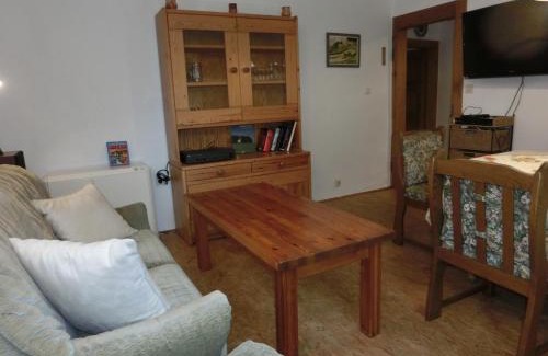 Lauf an der Pegnitz Apartment | Pet-Friendly Retreat near Messe with Breakfast Included