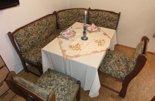 Lauf an der Pegnitz Apartment | Pet-Friendly Retreat near Messe with Breakfast Included