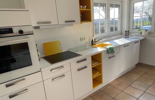 Sythen Apartment | Cozy Ferienhaus Inge: Ideal for Families with Kitchen Access