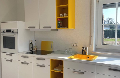 Sythen Apartment | Cozy Ferienhaus Inge: Ideal for Families with Kitchen Access