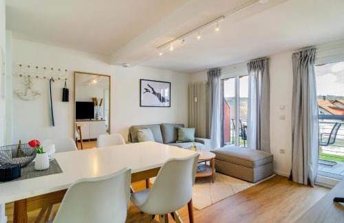 Bodman-Ludwigshafen Apartment | Oceanfront Ferienapartment Olivia with Private Pool