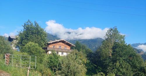 Sankt Veit im Pongau Apartment | Pet-Friendly Ferienappartment Hölzl for the Perfect Family Stay