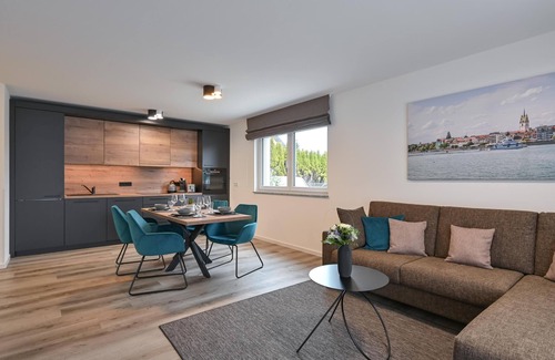 Waggershausen Apartment | Top-Rated Ferienappartementhaus Stock with Family Amenities