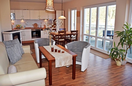 Rugen Island Apartment | Cozy Ferienappartement Abendrot with Balcony & Spa Access