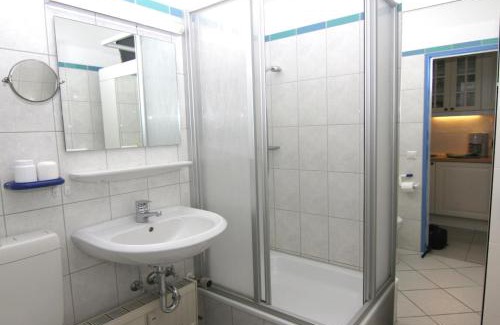 Holm Apartment | Cozy Ferienappartement K1213 with Ocean View & Hot Tub