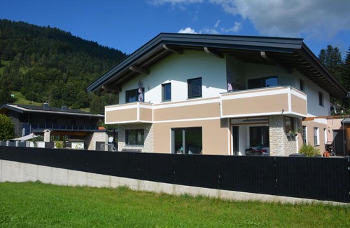Rettenschoess Apartment | Family-Friendly Ferienappartement Rettenschöss with High Ratings