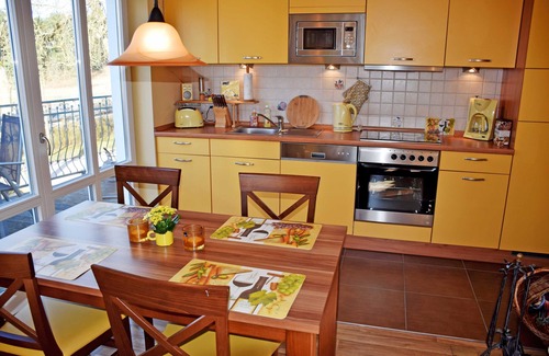 Rugen Island Apartment | Experience Ferienappartement Sonnenstrahl: Pool & Sauna Retreat