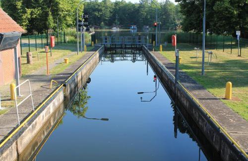 Schorfheide Apartment | Pet-Friendly Ferienappartements am See with Breakfast Included