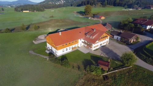 Fuessen Apartment | Family-Friendly Ferienbauernhof Köpf with 9.8 Guest Rating