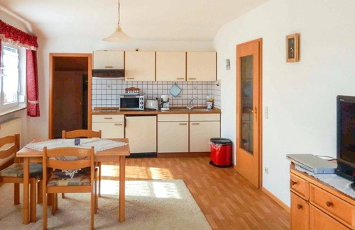 Ruhstorf Apartment | Tranquil Retreat with Balcony and Scenic Views for Families