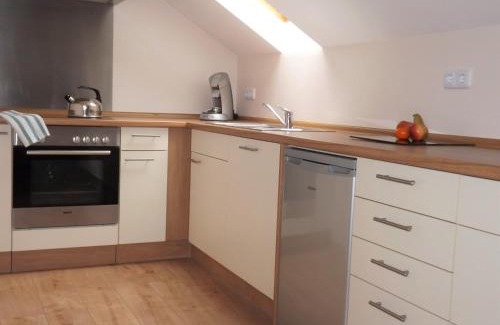 Altlussheim Apartment | Family-Friendly Retreat at Feriendomizil am Rheinbogen
