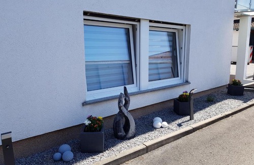 Kleinbreitenbach Apartment | Discover Feriendomizil Bauer: Pet & Child-Friendly Retreat