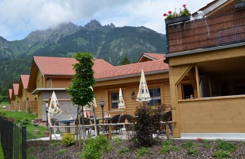 Hoefen Apartment | Relax at Feriendorf am Hahnenkamm - 4-Star Family Retreat