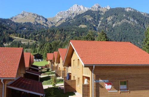 Hoefen Apartment | Relax at Feriendorf am Hahnenkamm - 4-Star Family Retreat