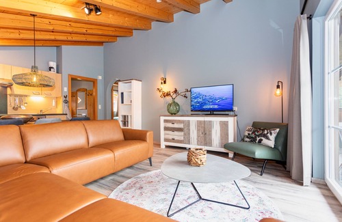 Fieberbrunn Apartment | Cozy Feriendorf-Wallenburg: 6-Person Apartment with Balcony