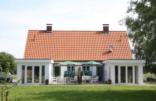 Gohl House | Pet-Friendly Retreat at FerienGut Gaarz - Cottage 29