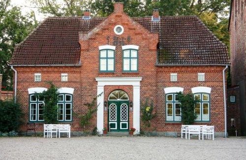 Gohl Apartment | Pet-Friendly Retreat at FerienGut Gaarz - Kavaliershaus 17
