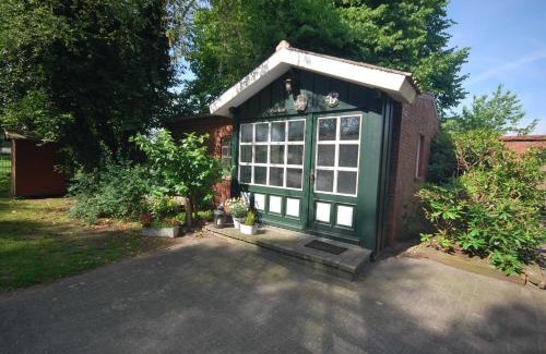 Uplengen House | Pet-Friendly Retreat at Ferienhäuschen Alte Schmiede