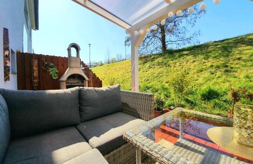 Mucheln Apartment | Oceanfront Ferienhäuser Geiseltal: Pet-Friendly Retreat
