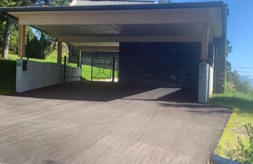 Treffen House | Scenic Ferienhäuser Gerlitze with Private Beach Access
