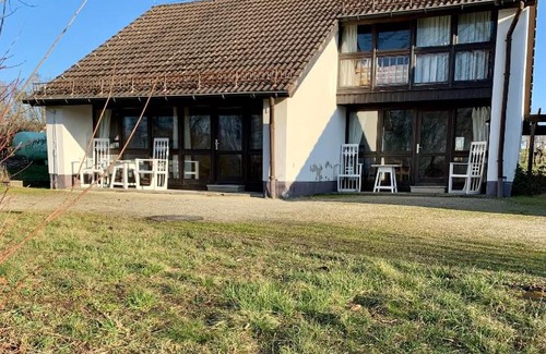 Naumburg Apartment | Discover Ferienhäuser im Max-Klinger Weinberg Retreat