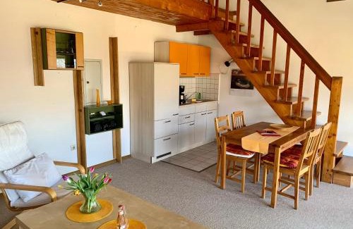 Naumburg Apartment | Discover Ferienhäuser im Max-Klinger Weinberg Retreat