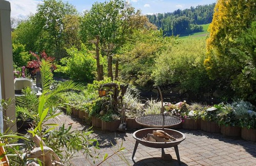 Siglistorf Apartment | Family-Friendly Ferienhüsli with Pool and Terrace Escape