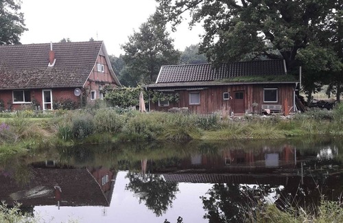 Eggermuhlen Cabin | Inviting Ferienhütte am Privatsee: Swim, Hike & Relax