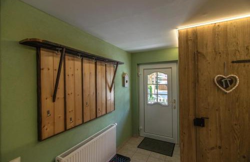 Sankt Peter am Kammersberg House | Family-Friendly Ferienhaus Stolz - 4-Star Retreat with High Ratings