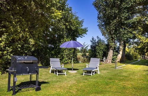 Altfunnixsiel House | Pet-Friendly Retreat for 4 with Ocean View in Wittmund