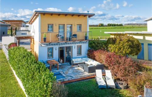 Rauchwart House | Scenic Lakeview Retreat - Family-Friendly Getaway Awaits