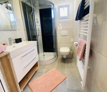 Sankt Martin am Grimming House | Top-Rated Ferienhaus Walcher with Hot Tub & Family Amenities