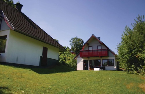 Seepark Kirchheim House | Family-Friendly 3 Bedroom Stay in Kirchheim with Spa