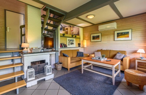 Seepark Kirchheim House | Cozy 3 Bedroom Retreat in Kirchheim/Hessen with Spa