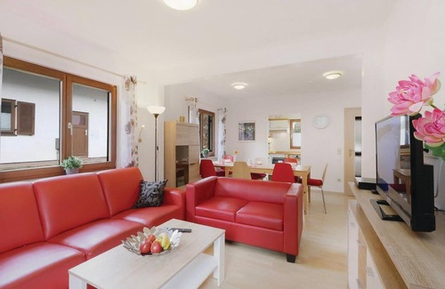 Kirchheim House | Discover a 5 Bedroom Retreat in Kirchheim with Spa & Breakfast