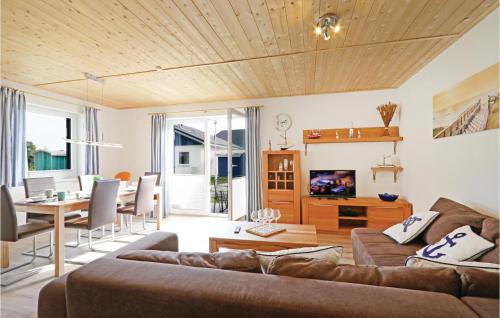Altefaehr House | Pet-Friendly Retreat at Ferienhaus 15 Altefähr - 5 Star Stay
