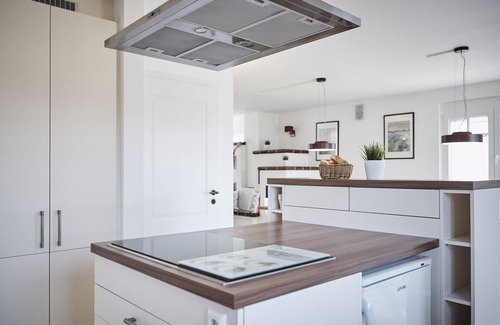 Rust House | Spacious Holiday Home: 5 Bedrooms, Child-Friendly Amenities