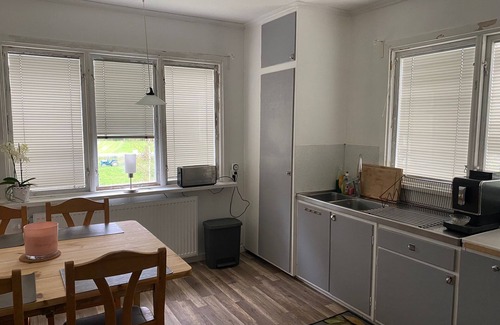 Nyland House | Idyllic Retreat 300m from River with Fast Internet Access