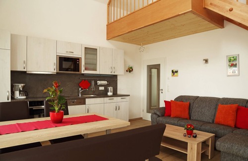 Weigenheim Apartment | Idyllic Ferienhaus with Ocean View, Breakfast & Terrace