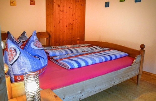 Schenkenzell Other | Family-Friendly Ferienhaus 96/1 with Kitchen & Breakfast