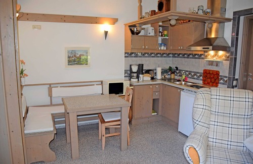 Putbus Apartment | Ocean View Retreat: Ferienhaus Achtern for Family Comfort